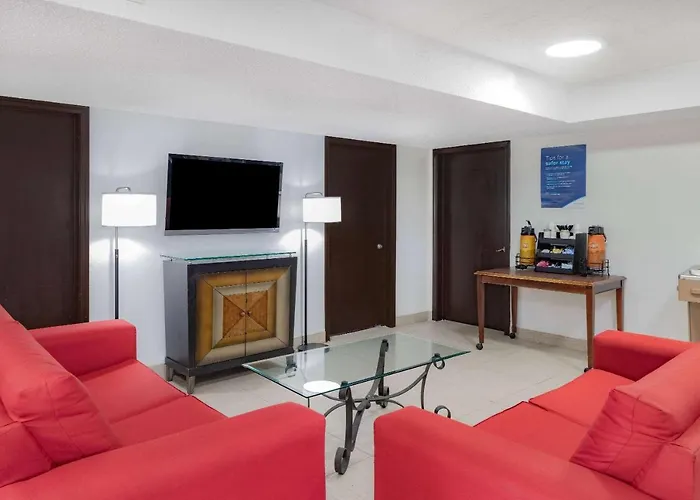 Days Inn By Wyndham Pensacola I-10
