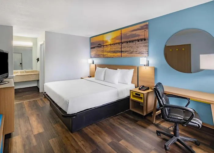 Days Inn By Wyndham Pensacola I-10