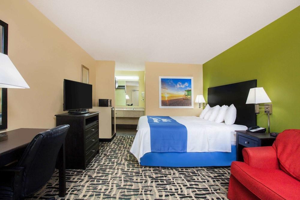 Days By Wyndham Pensacola I-10 2*